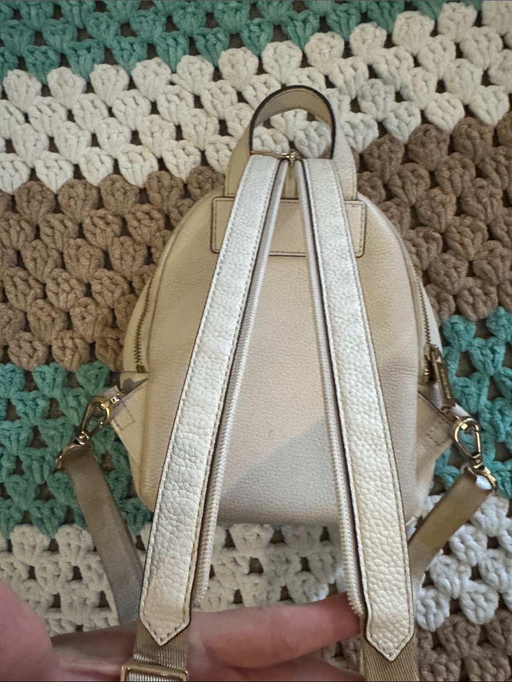 Michael Kors Erin Light Cream Pebbled Leather Mini Backpack Gold Hardwrar - Picture 3 of 9
